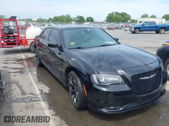 ✅ 2019 Chrysler 300 S • VIN: 2C3CCABG9KH617937 • Лот: 42299263. Опубликован ранее на IAAI с пробегом 117 870 миль. Бесплатный доступ к архиву аукционных продаж из США и подробный отчёт об истории автомобиля на DreamBid. Изображение 1.