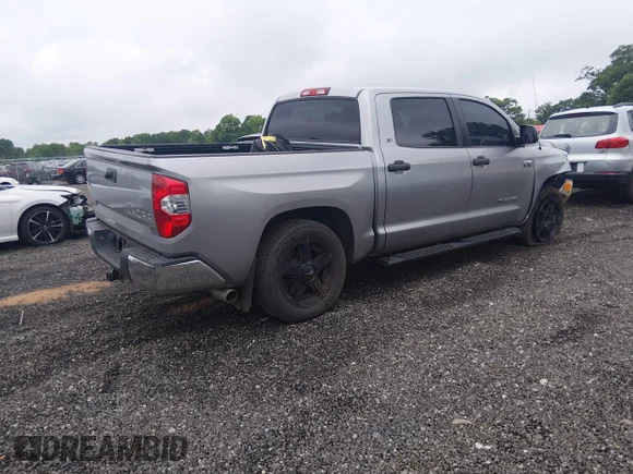 ✅ 2017 Toyota Tundra SR5 • VIN: 5TFEW5F19HX228101 • Лот: 44975549. Опубликован ранее на IAAI с пробегом 155 083 миль. Бесплатный доступ к архиву аукционных продаж из США и подробный отчёт об истории автомобиля на DreamBid. Изображение 4.