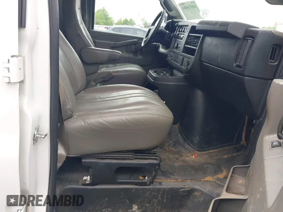 ✅ 2016 Chevrolet Express Cargo • VIN: 1GCWGAFFXG1134767 • Лот: 44974084. Опубликован ранее на IAAI с пробегом 196 415 миль. Бесплатный доступ к архиву аукционных продаж из США и подробный отчёт об истории автомобиля на DreamBid. Изображение 5.