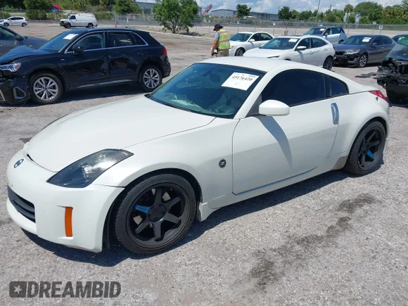 ✅ 2007 Nissan 350Z Nismo • VIN: JN1BZ34E47M553231 • Lot: 45176420. Wystawiony na IAAI z przebiegiem 177 507 mil. Bezpłatny archiwum sprzedaży aukcyjnych z USA i szczegółowy raport historii pojazdu na DreamBid. Zdjęcie 2.