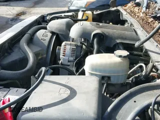 ✅ 2003 GMC Sierra 1500HD SLT • VIN: 1GTGK13U33F222224 • Lot: 41139299. Wystawiony na IAAI z przebiegiem 144 354 mil. Bezpłatny archiwum sprzedaży aukcyjnych z USA i szczegółowy raport historii pojazdu na DreamBid. Zdjęcie 19.