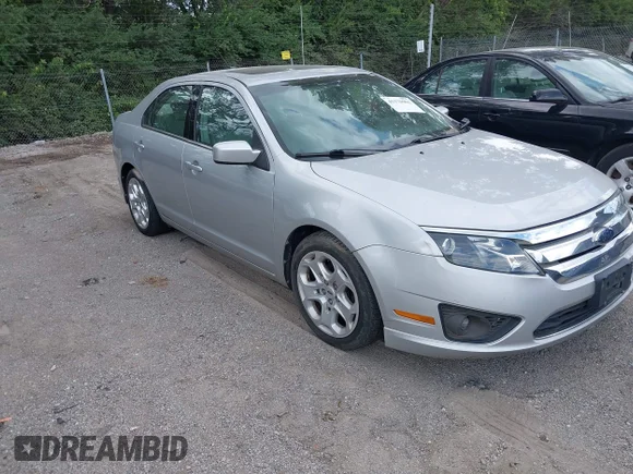 ✅ 2010 Ford Fusion SE • VIN: 3FAHP0HAXAR239686 • Лот: 45370962. Опубліковано раніше на IAAI з пробігом 123 562 миль. Безкоштовний доступ до архіву аукціонних продажів зі США та докладний звіт про історію автомобіля на DreamBid. Зображення 1.