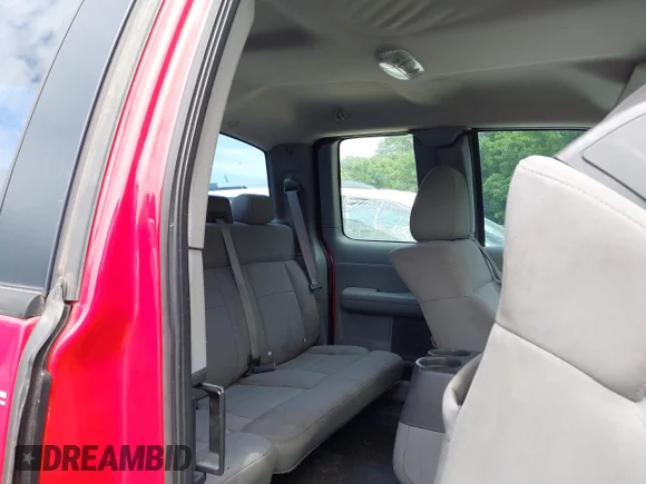 ✅ 2005 Ford F-150 STX • VIN: 1FTRX02W95KE27421 • Lot: 45178885. Wystawiony na IAAI z przebiegiem Nie podano. Bezpłatny archiwum sprzedaży aukcyjnych z USA i szczegółowy raport historii pojazdu na DreamBid. Zdjęcie 8.