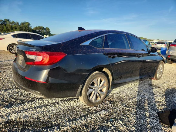 ✅ 2020 Honda Accord LX • VIN: 1HGCV1F10LA081151 • Лот: 46170926. Опубліковано раніше на Copart з пробігом 142 703 миль. Безкоштовний доступ до архіву аукціонних продажів зі США та докладний звіт про історію автомобіля на DreamBid. Зображення 3.