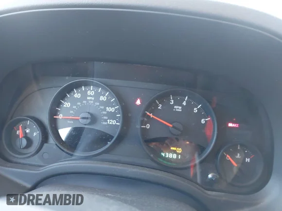 ✅ 2013 Jeep Patriot Sport • VIN: 1C4NJRBB4DD177543 • Lot: 43914235. Wystawiony na IAAI z przebiegiem 43 881 mil. Bezpłatny archiwum sprzedaży aukcyjnych z USA i szczegółowy raport historii pojazdu na DreamBid. Zdjęcie 7.