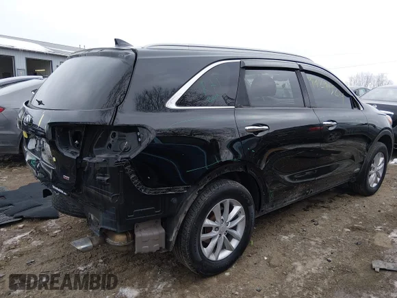 ✅ 2018 Kia Sorento LX • VIN: 5XYPGDA33JG351118 • Lot: 44291324. Wystawiony na IAAI z przebiegiem 122 744 mil. Bezpłatny archiwum sprzedaży aukcyjnych z USA i szczegółowy raport historii pojazdu na DreamBid. Zdjęcie 4.