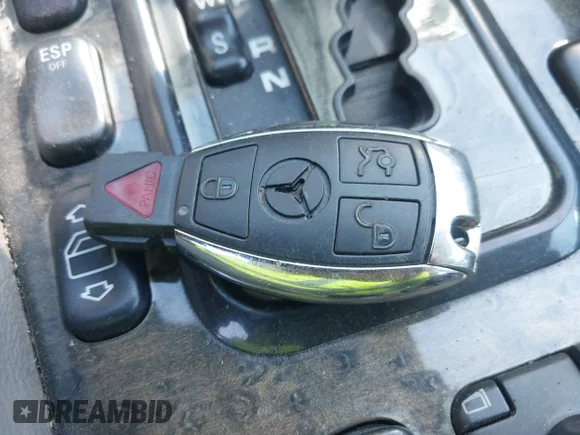 ✅ 2001 Mercedes-Benz CLK 320/430 • VIN: WDBLK70G01T055608 • Lot: 45141121. Wystawiony na IAAI z przebiegiem 158 024 mil. Bezpłatny archiwum sprzedaży aukcyjnych z USA i szczegółowy raport historii pojazdu na DreamBid. Zdjęcie 11.
