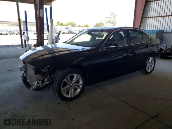 ✅ 2017 BMW 3 Series 330i • VIN: WBA8B9G5XHNU51855 • Lot: 56120356. Wystawiony na Copart z przebiegiem 43 832 mil. Bezpłatny archiwum sprzedaży aukcyjnych z USA i szczegółowy raport historii pojazdu na DreamBid. Zdjęcie 1.