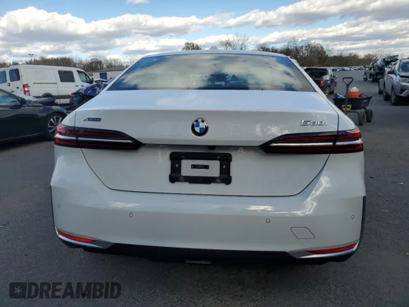 ✅ 2024 BMW 5 Series 530i xDrive • VIN: WBA53FJ09RCP70902 • Лот: 91128875. Опубліковано раніше на Copart з пробігом Не вказано. Безкоштовний доступ до архіву аукціонних продажів зі США та докладний звіт про історію автомобіля на DreamBid. Зображення 6.