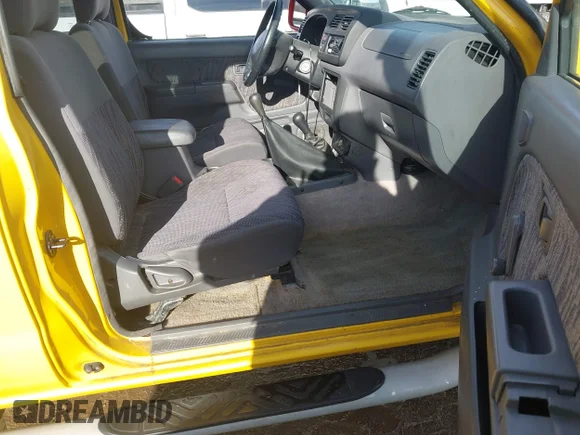 ✅ 2000 Nissan Frontier XE • VIN: 1N6ED26Y4YC318519 • Lot: 44442315. Wystawiony na IAAI z przebiegiem 195 934 mil. Bezpłatny archiwum sprzedaży aukcyjnych z USA i szczegółowy raport historii pojazdu na DreamBid. Zdjęcie 5.