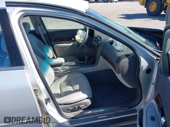 ✅ 2000 Lincoln LS • VIN: 1LNHM87A2YY927501 • Lot: 41636444. Wystawiony na IAAI z przebiegiem 90 435 mil. Bezpłatny archiwum sprzedaży aukcyjnych z USA i szczegółowy raport historii pojazdu na DreamBid. Zdjęcie 5.
