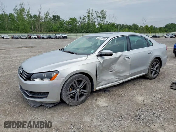 ✅ 2014 Volkswagen Passat SE • VIN: 1VWBT7A3XEC061473 • Lot: 59716406. Wystawiony na Copart z przebiegiem 78 575 mil. Bezpłatny archiwum sprzedaży aukcyjnych z USA i szczegółowy raport historii pojazdu na DreamBid. Zdjęcie 1.