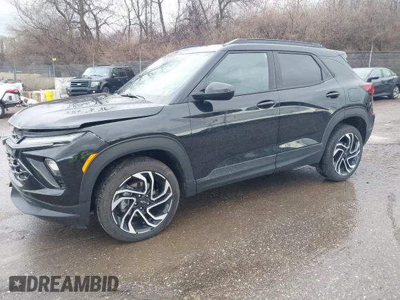 ✅ 2025 Chevrolet TrailBlazer RS • VIN: KL79MUSLXSB097948 • Лот: 43989126. Опубліковано раніше на IAAI з пробігом 6 334 миль. Безкоштовний доступ до архіву аукціонних продажів зі США та докладний звіт про історію автомобіля на DreamBid. Зображення 2.