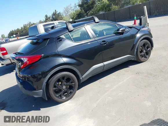 ✅ 2021 Toyota C-HR LE • VIN: JTNKHMBX7M1129075 • Lot: 43364846. Wystawiony na IAAI z przebiegiem 73 085 mil. Bezpłatny archiwum sprzedaży aukcyjnych z USA i szczegółowy raport historii pojazdu na DreamBid. Zdjęcie 4.
