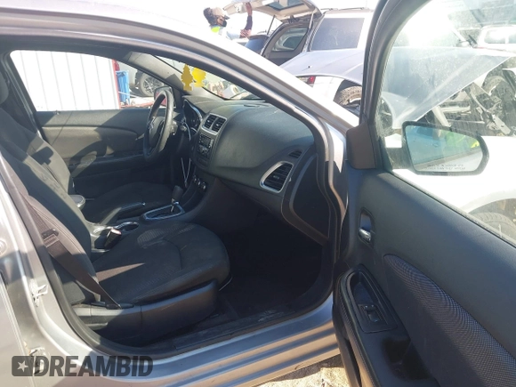 ✅ 2014 Dodge Avenger SE • VIN: 1C3CDZABXEN188725 • Lot: 43713729. Wystawiony na IAAI z przebiegiem 140 120 mil. Bezpłatny archiwum sprzedaży aukcyjnych z USA i szczegółowy raport historii pojazdu na DreamBid. Zdjęcie 5.