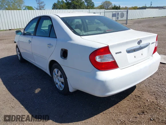 ✅ 2003 Toyota Camry LE • VIN: 4T1BE32K53U199243 • Lot: 44612107. Wystawiony na IAAI z przebiegiem 330 838 mil. Bezpłatny archiwum sprzedaży aukcyjnych z USA i szczegółowy raport historii pojazdu na DreamBid. Zdjęcie 3.