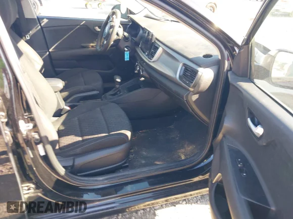 ✅ 2021 Kia Rio LX • VIN: 3KPA24AD1ME397402 • Lot: 44226900. Wystawiony na IAAI z przebiegiem 64 520 mil. Bezpłatny archiwum sprzedaży aukcyjnych z USA i szczegółowy raport historii pojazdu na DreamBid. Zdjęcie 5.