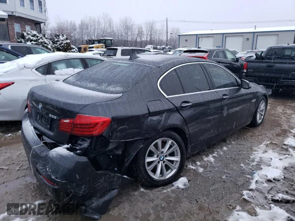 ✅ 2016 BMW 5 Series 528i xDrive • VIN: WBA5A7C57GG144792 • Lot: 37132133. Wystawiony na Copart z przebiegiem 105 669 mil. Bezpłatny archiwum sprzedaży aukcyjnych z USA i szczegółowy raport historii pojazdu na DreamBid. Zdjęcie 3.