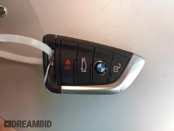 ✅ 2025 BMW 3 Series 330i • VIN: 3MW69CW02S8F83606 • Lot: 44607474. Listed on IAAI with 1,787 mi. Free auction sales archive from the USA and detailed vehicle history report at DreamBid. Image 11.