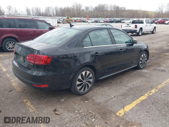 ✅ 2013 Volkswagen Jetta Hybrid • VIN: 3VW637AJ1DM219664 • Lot: 44736096. Wystawiony na IAAI z przebiegiem 179 248 mil. Bezpłatny archiwum sprzedaży aukcyjnych z USA i szczegółowy raport historii pojazdu na DreamBid. Zdjęcie 4.