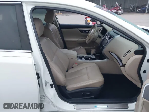 ✅ 2015 Nissan Altima SV • VIN: 1N4AL3AP7FC591241 • Лот: 44214980. Опубликован ранее на IAAI с пробегом 145 755 миль. Бесплатный доступ к архиву аукционных продаж из США и подробный отчёт об истории автомобиля на DreamBid. Изображение 5.