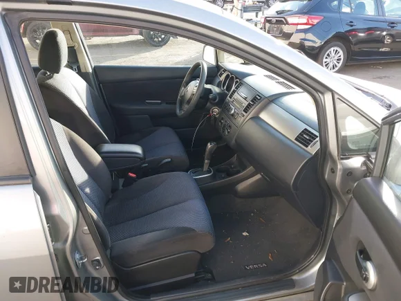 ✅ 2011 Nissan Versa S • VIN: 3N1BC1CP4BL374473 • Лот: 44337472. Опубликован ранее на IAAI с пробегом 163 876 миль. Бесплатный доступ к архиву аукционных продаж из США и подробный отчёт об истории автомобиля на DreamBid. Изображение 5.