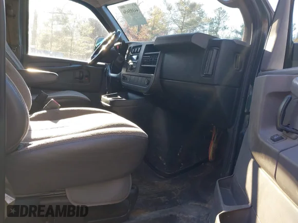 ✅ 2010 Chevrolet Express Passenger LT • VIN: 1GA2G1DG0A1179209 • Лот: 44105656. Опубліковано раніше на IAAI з пробігом 171 828 миль. Безкоштовний доступ до архіву аукціонних продажів зі США та докладний звіт про історію автомобіля на DreamBid. Зображення 5.