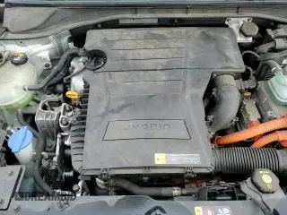 ✅ 2017 Kia Niro Touring • VIN: KNDCE3LC5H5054124 • Lot: 86180335. Wystawiony na Copart z przebiegiem 78 993 mil. Bezpłatny archiwum sprzedaży aukcyjnych z USA i szczegółowy raport historii pojazdu na DreamBid. Zdjęcie 15.