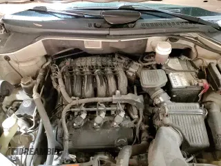 ✅ 2005 Mitsubishi Endeavor Limited • VIN: 4A4MN41S35E070945 • Lot: 85093704. Listed on Copart with 125,016 mi. Free auction sales archive from the USA and detailed vehicle history report at DreamBid. Image 17.