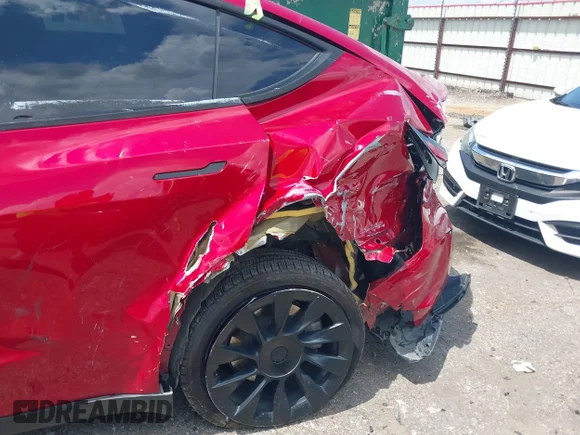 ✅ 2023 Tesla Model Y Long Range • VIN: 7SAYGDEE7PA129682 • Lot: 45176758. Wystawiony na IAAI z przebiegiem 55 078 mil. Bezpłatny archiwum sprzedaży aukcyjnych z USA i szczegółowy raport historii pojazdu na DreamBid. Zdjęcie 6.
