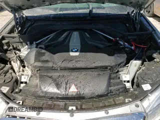 ✅ 2018 BMW X5 xDrive50i • VIN: 5UXKR6C58J0U15320 • Lot: 64246235. Wystawiony na Copart z przebiegiem 70 009 mil. Bezpłatny archiwum sprzedaży aukcyjnych z USA i szczegółowy raport historii pojazdu na DreamBid. Zdjęcie 14.