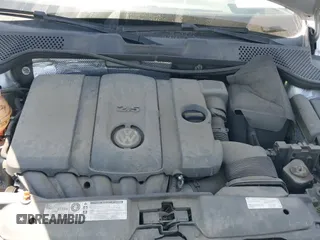 ✅ 2013 Volkswagen Beetle 2.5L • VIN: 3VW5P7AT2DM807557 • Lot: 42316319. Wystawiony na IAAI z przebiegiem 87 967 mil. Bezpłatny archiwum sprzedaży aukcyjnych z USA i szczegółowy raport historii pojazdu na DreamBid. Zdjęcie 18.