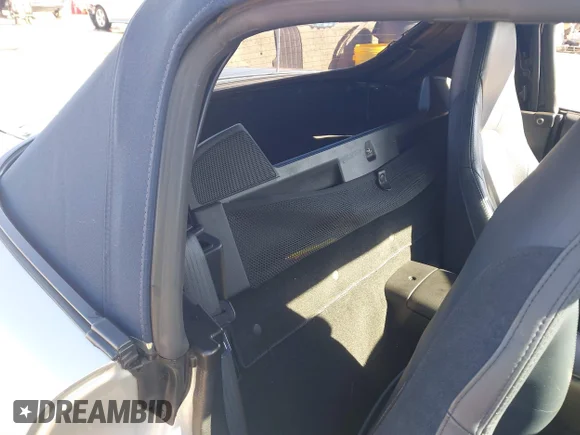 ✅ 2004 Mazda MX-5 Miata Cloth • VIN: JM1NB353340402850 • Лот: 41193733. Опубліковано раніше на IAAI з пробігом 15 580 миль. Безкоштовний доступ до архіву аукціонних продажів зі США та докладний звіт про історію автомобіля на DreamBid. Зображення 8.