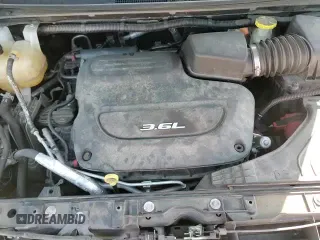 ✅ 2018 Chrysler Pacifica Touring Plus • VIN: 2C4RC1FG5JR109120 • Лот: 85162515. Опубликован ранее на Copart с пробегом 124 970 миль. Бесплатный доступ к архиву аукционных продаж из США и подробный отчёт об истории автомобиля на DreamBid. Изображение 15.