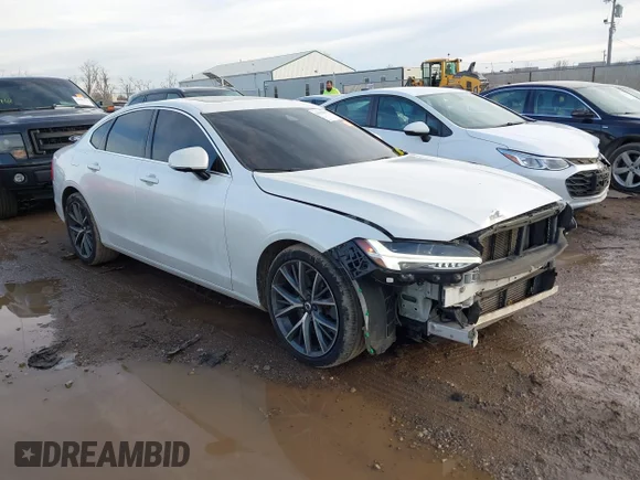 2017 Volvo S90 Momentum