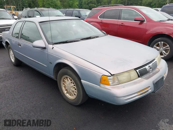 ✅ 1995 Mercury Cougar XR7 • VIN: 1MELM62W3SH600097 • Lot: 42185484. Wystawiony na IAAI z przebiegiem 216 393 mil. Bezpłatny archiwum sprzedaży aukcyjnych z USA i szczegółowy raport historii pojazdu na DreamBid. Zdjęcie 1.