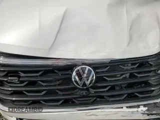 ✅ 2025 Volkswagen Atlas SEL Premium R-Line • VIN: 1V2FR2CA5SC545885 • Lot: 56670505. Listed on Copart with 1,772 mi. Free auction sales archive from the USA and detailed vehicle history report at DreamBid. Image 16.