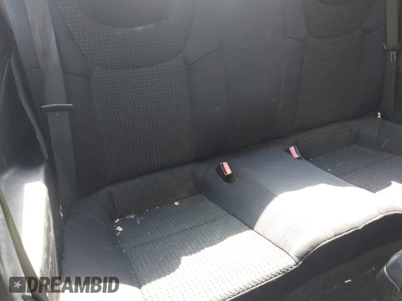 ✅ 2010 Hyundai Genesis Coupe Premium • VIN: KMHHT6KD1AU012578 • Lot: 42810367. Wystawiony na IAAI z przebiegiem 180 000 mil. Bezpłatny archiwum sprzedaży aukcyjnych z USA i szczegółowy raport historii pojazdu na DreamBid. Zdjęcie 8.