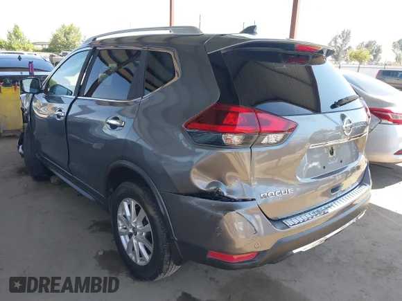 ✅ 2020 Nissan Rogue SV • VIN: JN8AT2MT9LW014478 • Lot: 45165139. Wystawiony na IAAI z przebiegiem 51 309 mil. Bezpłatny archiwum sprzedaży aukcyjnych z USA i szczegółowy raport historii pojazdu na DreamBid. Zdjęcie 3.