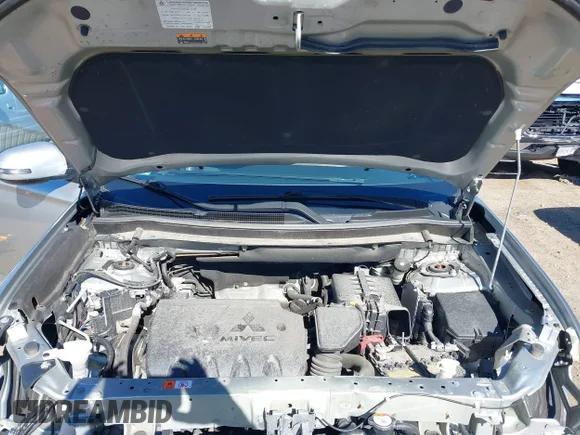 ✅ 2019 Mitsubishi Outlander ES • VIN: JA4AZ3A33KZ011099 • Lot: 43377151. Wystawiony na IAAI z przebiegiem 69 878 mil. Bezpłatny archiwum sprzedaży aukcyjnych z USA i szczegółowy raport historii pojazdu na DreamBid. Zdjęcie 10.