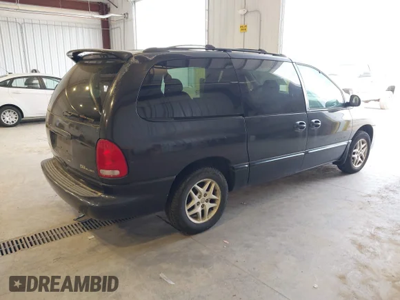 ✅ 2000 Dodge Caravan SE • VIN: 1B4GP44G0YB517076 • Лот: 43134226. Опубліковано раніше на IAAI з пробігом 186 729 миль. Безкоштовний доступ до архіву аукціонних продажів зі США та докладний звіт про історію автомобіля на DreamBid. Зображення 4.