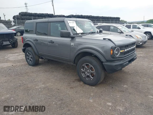 ✅ 2025 Ford Bronco Big Bend • VIN: 1FMDE7BH9SLA40220 • Лот: 45474505. Опубликован ранее на IAAI с пробегом 24 773 миль. Бесплатный доступ к архиву аукционных продаж из США и подробный отчёт об истории автомобиля на DreamBid. Изображение 1.