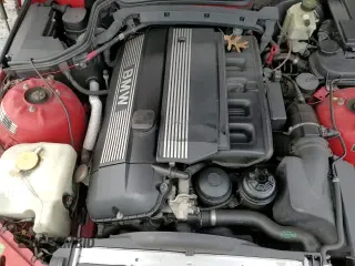 ✅ 2000 BMW Z3 • VIN: 4USCK5347YLG12237 • Лот: 86660914. Опубликован ранее на Copart с пробегом 171 157 миль. Бесплатный доступ к архиву аукционных продаж из США и подробный отчёт об истории автомобиля на DreamBid. Изображение 13.