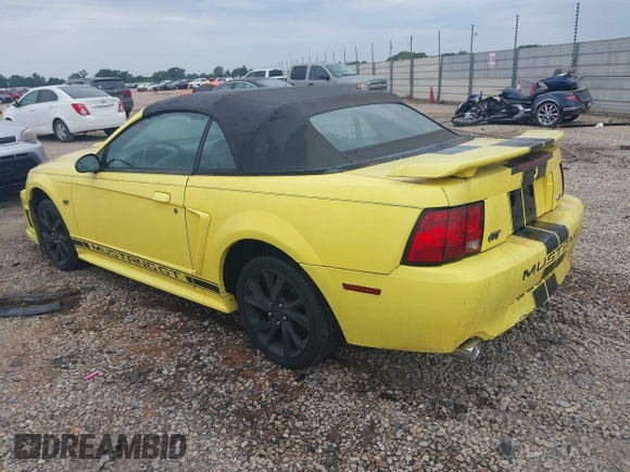 ✅ 2002 Ford Mustang GT Deluxe • VIN: 1FAFP45XX2F111454 • Лот: 45320352. Опубліковано раніше на IAAI з пробігом 118 734 миль. Безкоштовний доступ до архіву аукціонних продажів зі США та докладний звіт про історію автомобіля на DreamBid. Зображення 3.