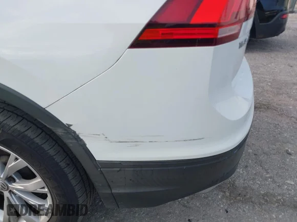✅ 2020 Volkswagen Tiguan S • VIN: 3VV1B7AX5LM068459 • Lot: 43935911. Wystawiony na IAAI z przebiegiem 112 868 mil. Bezpłatny archiwum sprzedaży aukcyjnych z USA i szczegółowy raport historii pojazdu na DreamBid. Zdjęcie 14.