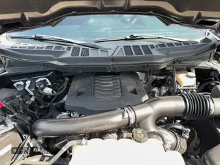 ✅ 2023 Ford F-150 XL • VIN: 1FTFW1E80PKE40053 • Lot: 92655555. Wystawiony na Copart z przebiegiem 50 917 mil. Bezpłatny archiwum sprzedaży aukcyjnych z USA i szczegółowy raport historii pojazdu na DreamBid. Zdjęcie 11.