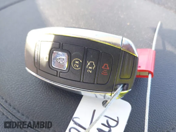 ✅ 2018 Lincoln MKC Select • VIN: 5LMCJ2D93JUL33083 • Lot: 42881403. Wystawiony na IAAI z przebiegiem 187 627 mil. Bezpłatny archiwum sprzedaży aukcyjnych z USA i szczegółowy raport historii pojazdu na DreamBid. Zdjęcie 11.