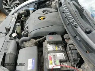 ✅ 2015 Hyundai Elantra SE • VIN: KMHDH4AE3FU261258 • Lot: 43357211. Listed on IAAI with 201,597 mi. Free auction sales archive from the USA and detailed vehicle history report at DreamBid. Image 19.