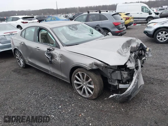 ✅ 2020 Volvo S60 Momentum • VIN: 7JRA22TK4LG042174 • Lot: 44035754. Listed on IAAI with 17,493 mi. Free auction sales archive from the USA and detailed vehicle history report at DreamBid. Image 1.