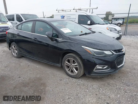 ✅ 2017 Chevrolet Cruze LT • VIN: 1G1BD5SM2H7137964 • Lot: 43262971. Wystawiony na IAAI z przebiegiem 134 680 mil. Bezpłatny archiwum sprzedaży aukcyjnych z USA i szczegółowy raport historii pojazdu na DreamBid. Zdjęcie 1.